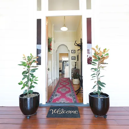 99 Kirkland Bed & Breakfast-3